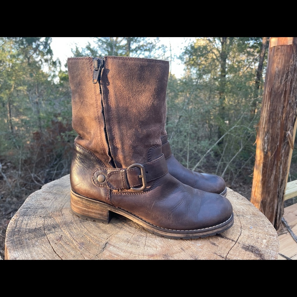 Clarks brown leather boots - suede leather upper, fleece lined, womens 10